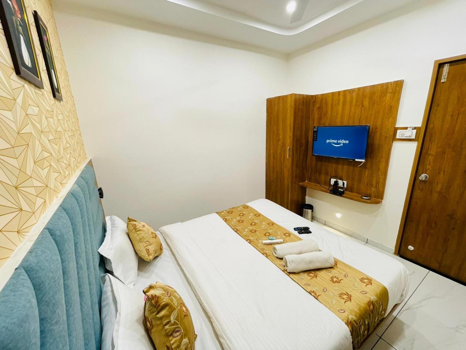 Hotel Avenue Sky อาเมดาบัด ภายนอก รูปภาพ