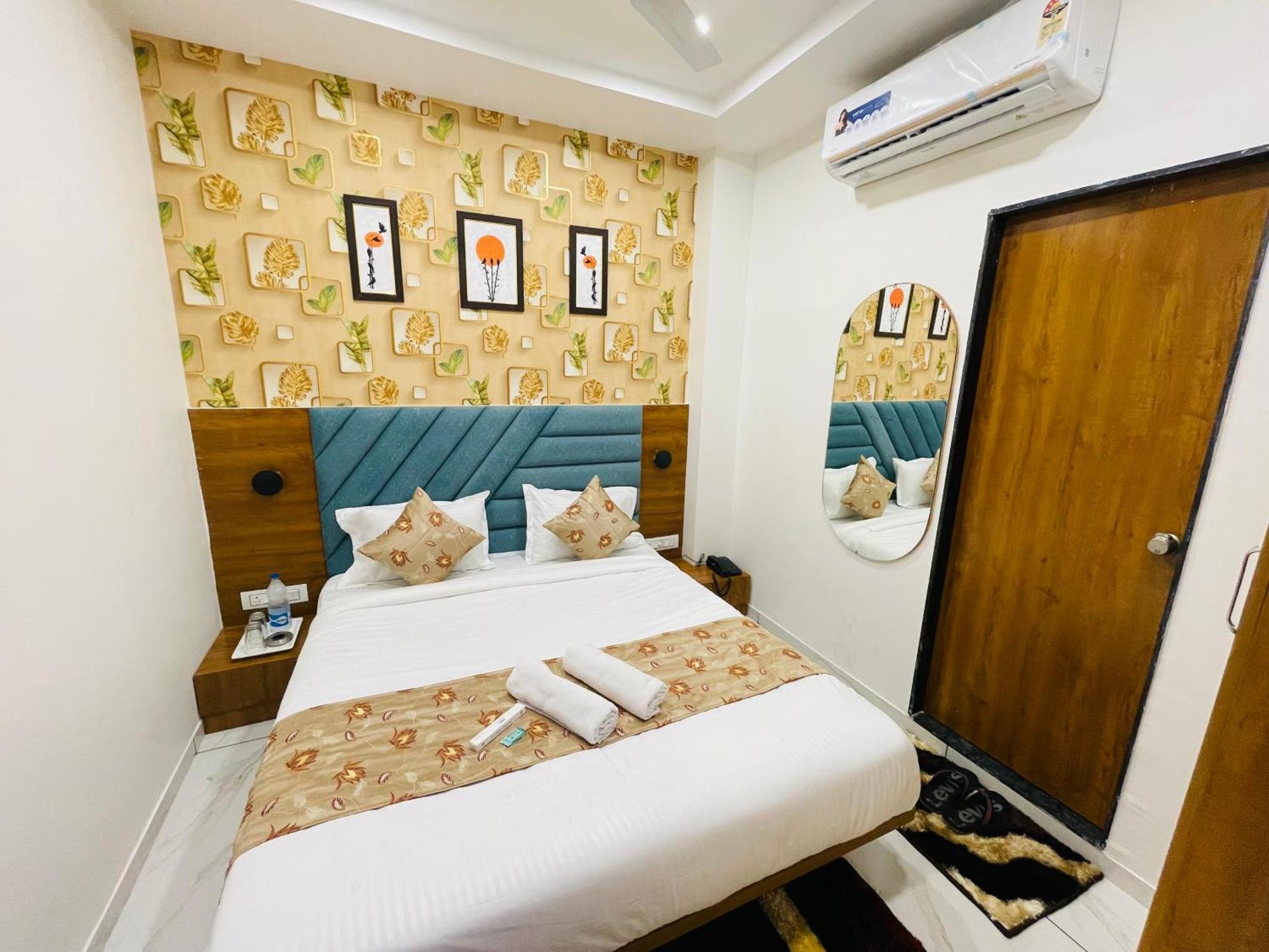 Hotel Avenue Sky อาเมดาบัด ภายนอก รูปภาพ